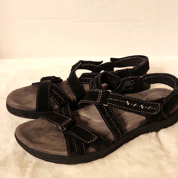 earth origins black sandals